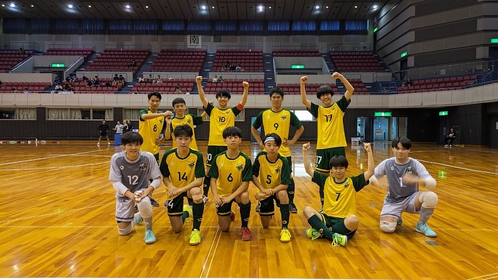 投稿が遅くなりましたが????

U-18全日本フットサル選手権静岡県大会

決勝ラウンド
準々決勝　VS FONTE/XEBRA 0-0 PK(5-3) ○
準決勝　VS 磐田東　0-2 ●

この結果により6月1日の3位決定戦に進むことになりました‼️
3位になれば東海大会に出場できるのでまずはこの目標を達成できるように頑張ります⚽️

????3位決定戦
????浜松日体
????️6/1 (土) 
⏰10:00 kickoff 
????️さわやかアリーナ

応援宜しくお願いします????‍♂️

☆☆☆☆☆☆☆☆☆☆☆☆☆☆☆☆☆☆クラッキスでは一緒にフットサルを楽しむ仲間を募集中です！
部活動との併用も可能です！
お気軽にDMよりお問い合わせください！
☆☆☆☆☆☆☆☆☆☆☆☆☆☆☆☆☆☆
#クラッキス 
#craques 
#フットサル 
#futsal 
#u12フットサル
#U12東部ジュニアフットサルリーグ
#フットサルクラブ 
#フットサルスクール 
#静岡フットサル 
#静岡フットサルスクール 
#静岡県フットサルリーグ 
#静岡県東部 
#駿東郡清水町 
#駿東郡長泉町 
#三島市 
#沼津市 
#裾野市 
#御殿場市 
#富士市 
#富士宮市
#伊豆の国市 
#田方郡函南町 
#熱海市 
#静岡から世界へ 
#感動の瞬間を
#選手募集中
#ベアードビア
#武田塾沼津校
#デスポルチ